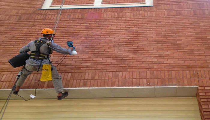 آب بندی نما در مناطق بارانی